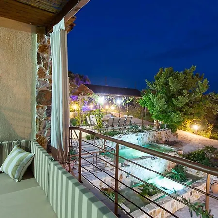 Villa Aqua Sea View *